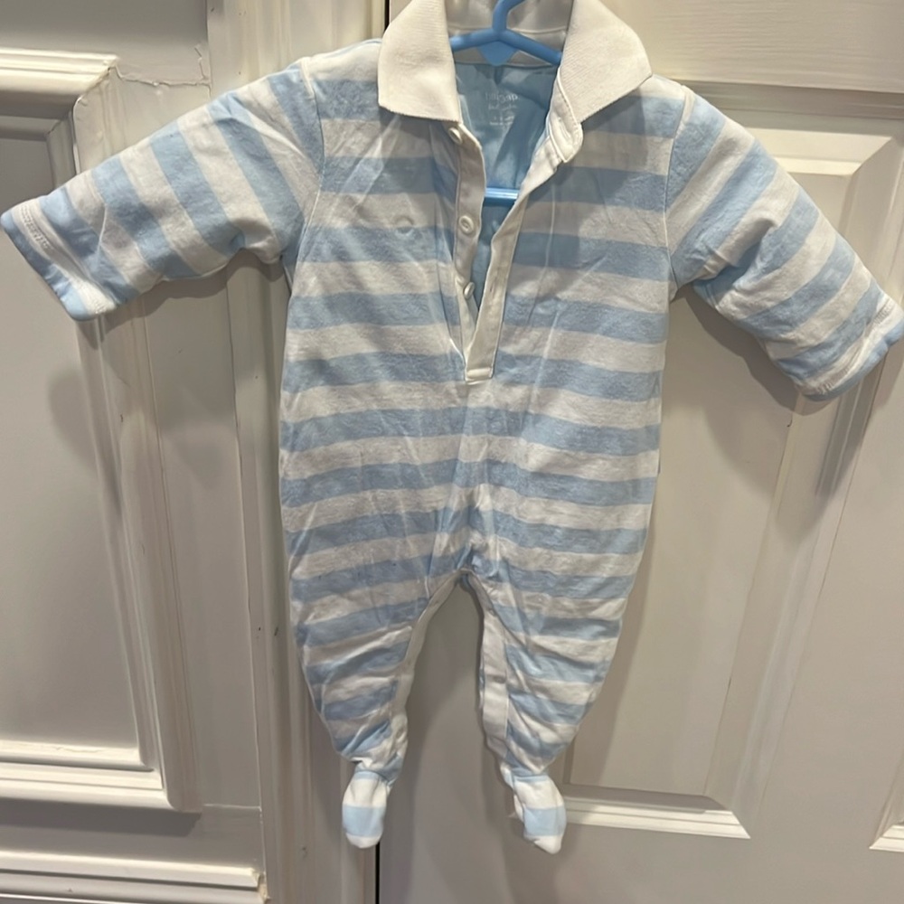 Like new baby gap size 3 to 6 months, onesie, baby blue and white striped